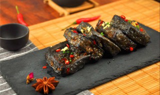 碳烤臭豆腐怎么做才好吃 烤臭豆腐怎么烤好吃