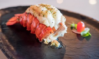 蒜蓉蒸龙虾的做法（蒜蓉蒸龙虾的做法视频教程）