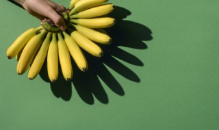生香蕉可以放微波炉加热吗(香蕉可以直接放微波炉加热吗)
