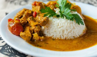 咖喱可以放微波炉里吗 咖喱可以微波加热吗