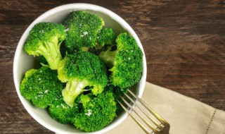 蒸西兰花胡萝卜的做法 凉拌西兰花胡萝卜的家常做法