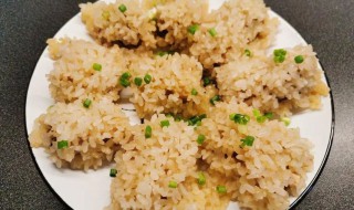 猪小肚蒸糯米的做法（猪小肚蒸糯米的做法大全）