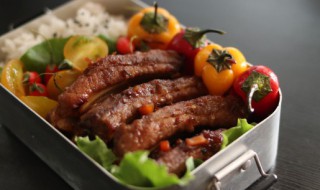 烤猪排骨怎么做才好吃（烤猪排骨好吃吗）