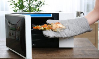 鸡爪可以放微波炉煮吗 冷藏的鸡爪可以直接微波炉加热吗