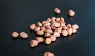 微波炉烤花生怎么样才好吃（用微波炉怎样烤花生才脆）