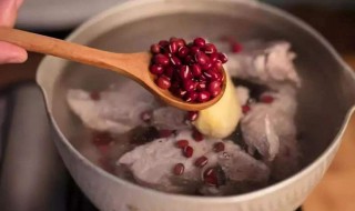 煲苦瓜汤放红豆可以吗 黄豆苦瓜煲汤还可放哪些