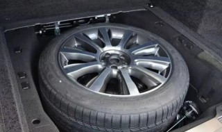 新车都有备胎和工具吗（新车有工具箱和备胎吗?）