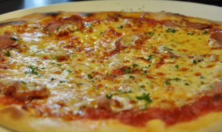 披萨用炸锅烤多长时间（披萨用烤箱烤多少时间）