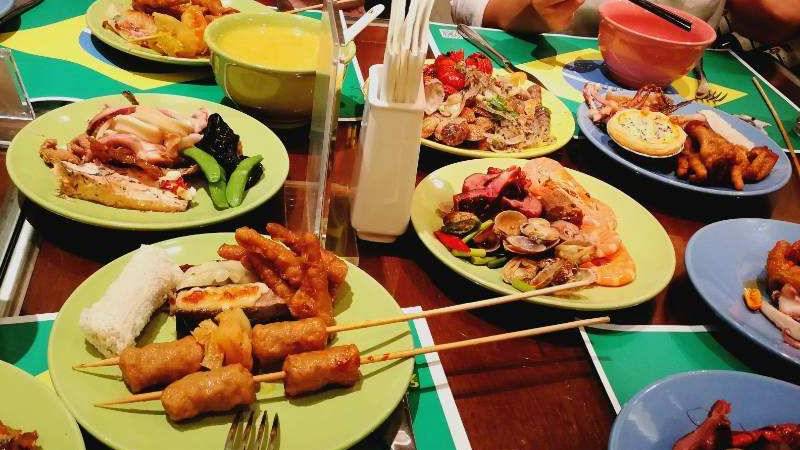 饭桌礼仪怎样做才能皆大欢喜（餐桌待客之道的礼仪）