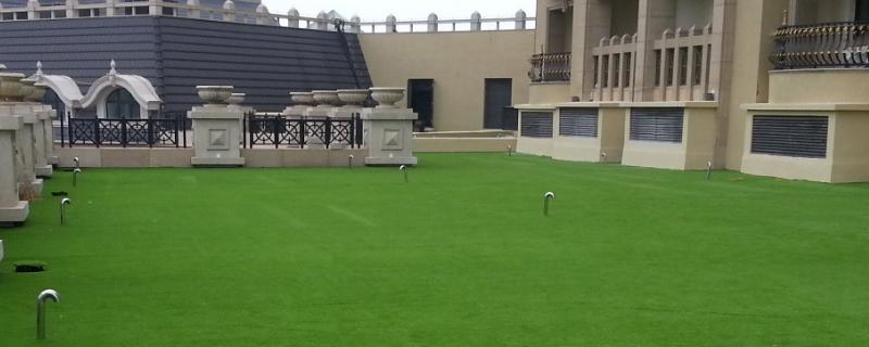 楼顶铺草坪的坏处 楼顶铺假草坪的坏处