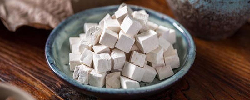 茯苓为什么是小方块（茯苓小方块的功效与作用）