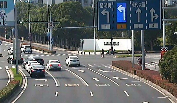 锯齿道路标线怎么走