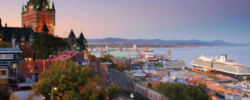 加拿大纬度（加拿大纬度和我国哪里差不多）