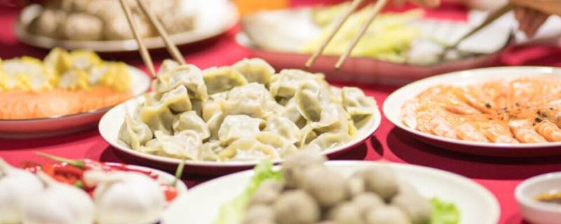 年夜饭都吃什么（年夜饭都吃什么菜好）