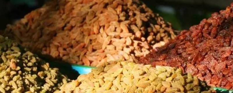 葡萄沟生产的葡萄干有什么特点（葡萄沟它什么什么什么制成的葡萄干非常有名）