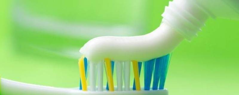 一支牙膏一个人可以用多久(一支牙膏一个人可以用多久佳洁士)