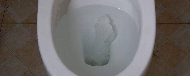 马桶堵了如何用衣架快速疏通 用衣架怎么可以疏通马桶