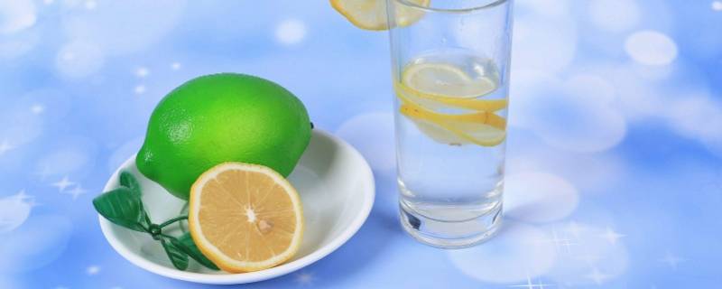 柠檬水用开水冲还是温水(柠檬水用开水冲还是温水冲)