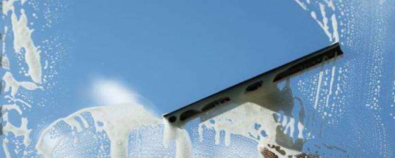 雪碧加什么擦玻璃干净 雪碧加什么可以清洁玻璃