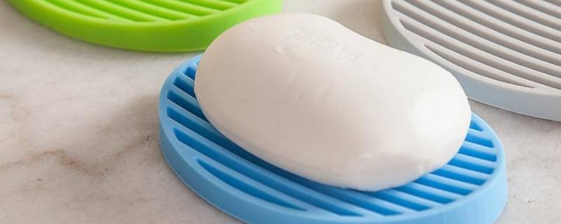 肥皂可以洗羽绒服吗（羽绒服不可以用肥皂洗吗）