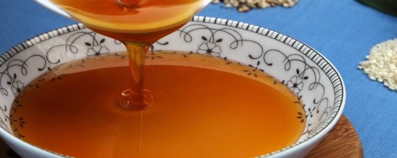 芝麻油可以代替食用油炒菜吗 芝麻香油可以代替油炒菜吗