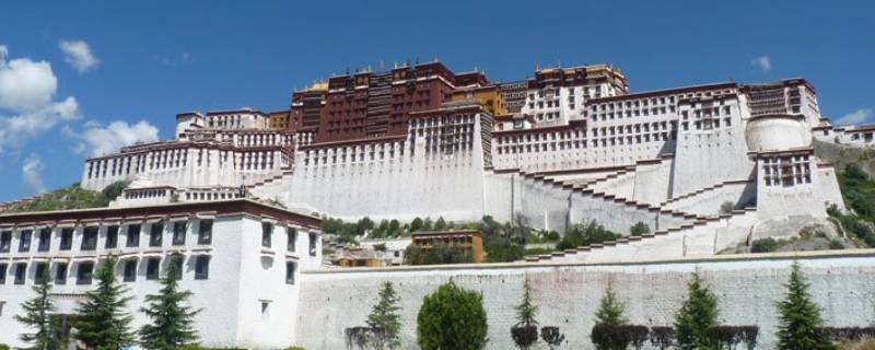 布达拉宫有多高 布达拉宫有多高多长