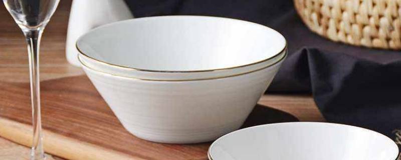 金边碗可以放微波炉吗（金边碗为什么不能放微波炉）