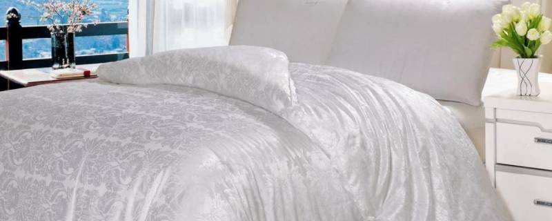 蚕丝被能不能晒太阳 蚕丝被不可以晒太阳吗?