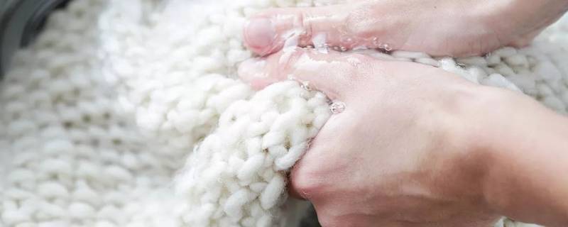 衣服染色怎样去除（衣服染色用什么办法去除）