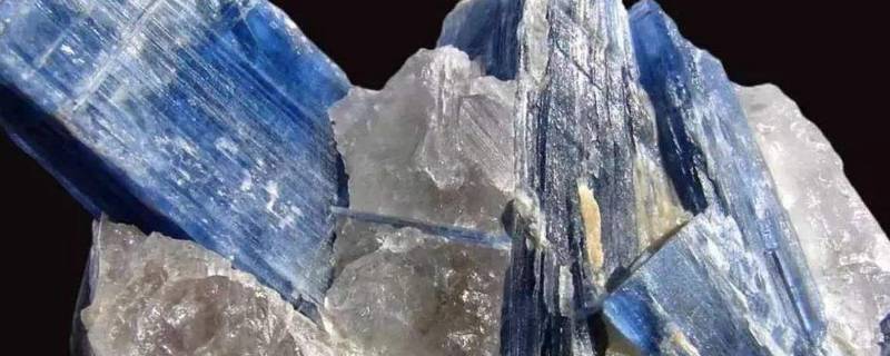 白色石油在四川的哪一个地方 西南石油大学在哪里