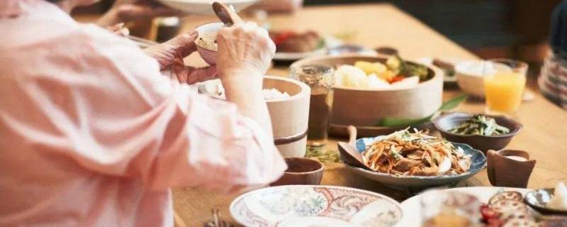 吃饭吧唧嘴怎么改（吃饭吧唧嘴怎么改正）