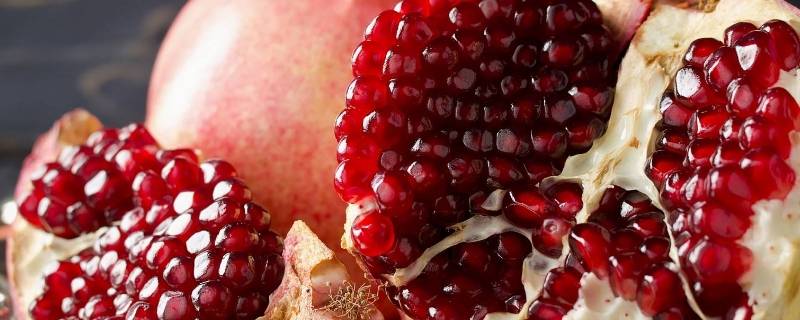 石榴颜色深红正常吗 深红的石榴正常吗