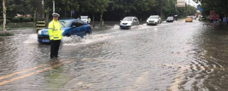 为什么城市下雨就积水 为什么下暴雨会积水