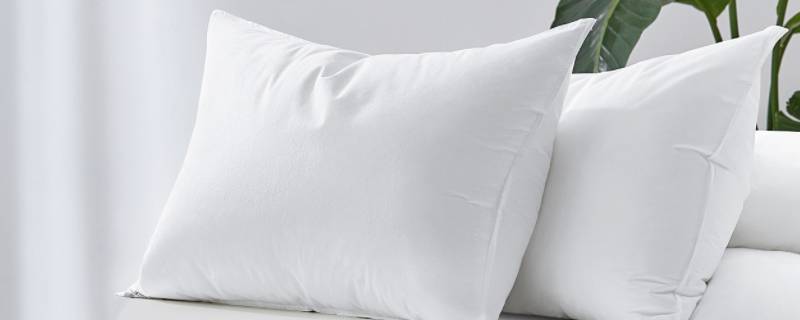 枕枕头的正确方式（睡觉枕枕头的正确方式）