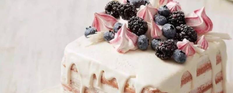 蛋糕表面湿润粘手怎么回事（蛋糕底部湿黏怎么回事）