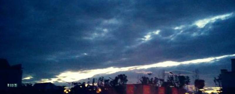 夏天一般几点天黑 上海夏天一般几点天黑