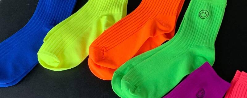 涤纶袜子会臭脚吗（腈纶的袜子臭脚吗）