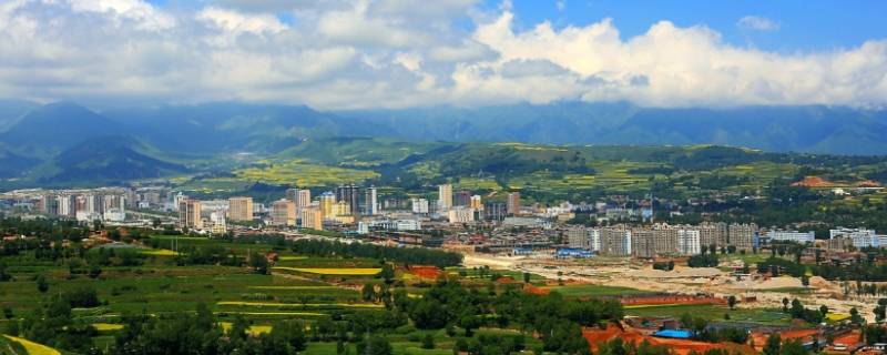 积石山景点 积石山旅游景点