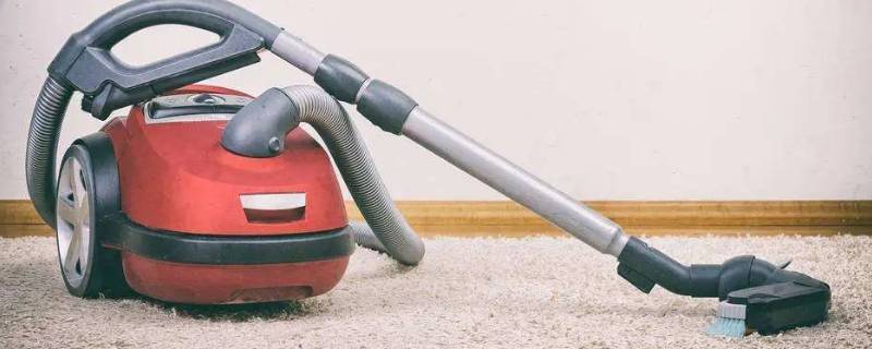 使用吸尘器要注意些什么（吸尘器需要注意什么）