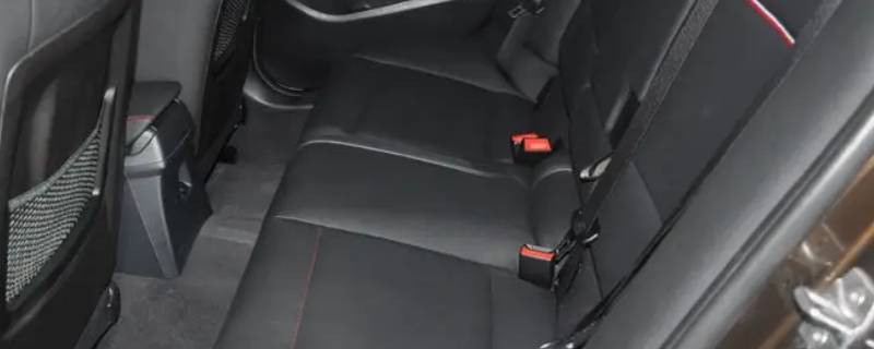 宝马x1后排座椅怎么放倒（宝马x1后面座椅可以往后放倒吗）