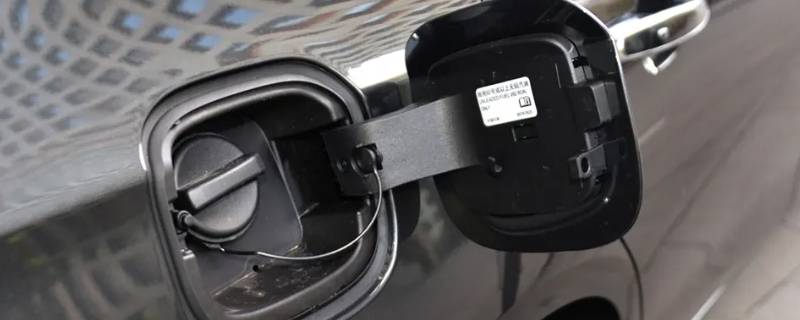 雪佛兰迈锐宝xl油箱开关在哪 迈锐宝xl加油开关在哪