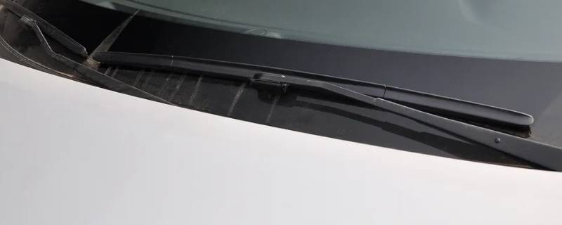 日产奇骏雨刷器怎么使用（日产奇骏感应雨刷器怎么用）