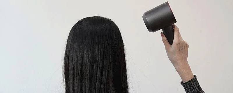 怎么正确使用吹风机（怎么正确使用吹风机防止把头发吹坏）