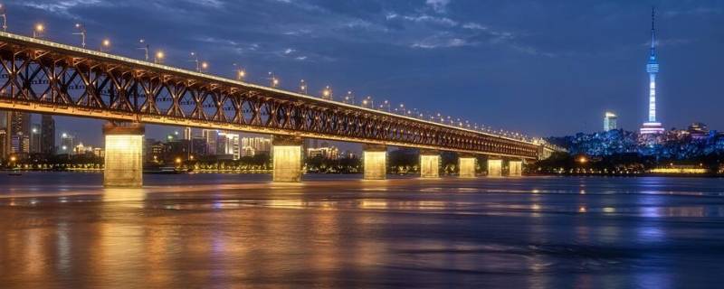 武汉有什么著名的景点(武汉有什么有名的景点)