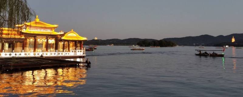 卷地风来忽吹散的下一句（卷地风来忽吹散了的意思）