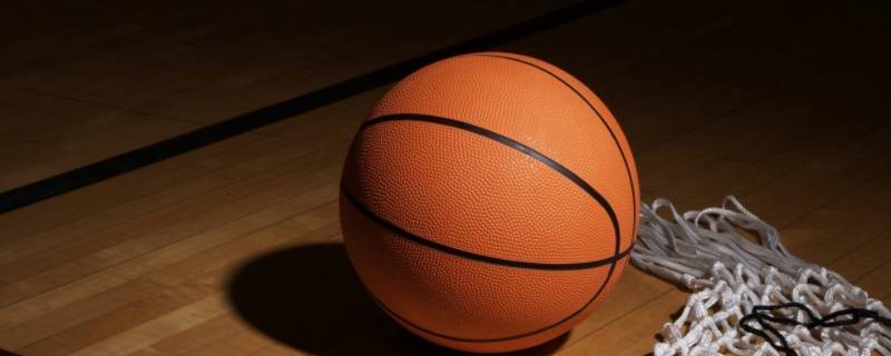 约基奇能扣篮吗 约基奇大风车扣篮