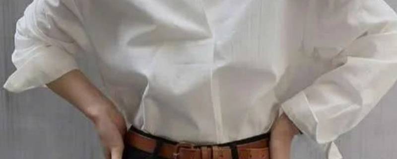 比利出战时撕得的衬衫是什么颜色的 比利出站时撕得衬衫颜色