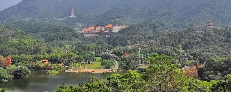 弘法寺皈依证进仙湖免费吗（去仙湖弘法寺）