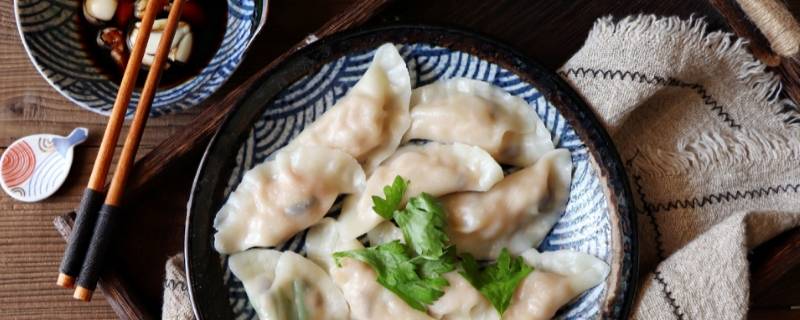 酸菜油滋啦馅怎么调好吃(油滋了酸菜馅儿怎么和)