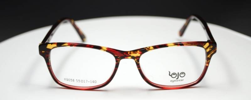 眼镜生锈变绿怎么处理(眼镜会生锈变绿 怎么保养)